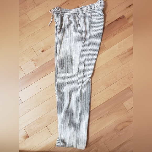 Old Navy casual slacks - Picture 1 of 3